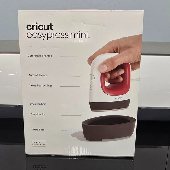 NEW - Cricut EasyPress Mini, Raspberry - Picture 2 of 3